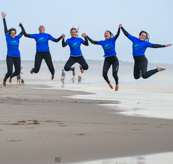 Birthday surf party lesson in Costa da Caparica near Lisbon